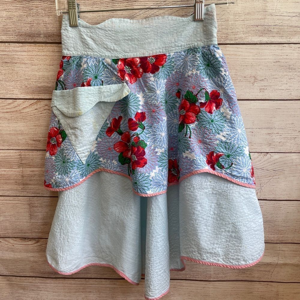 VINTAGE HANDMADE REVERSIBLE APRON IN BLUE‎